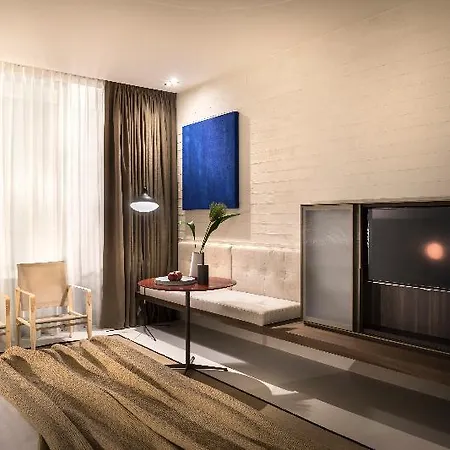 ホテル Park ロヴィニ